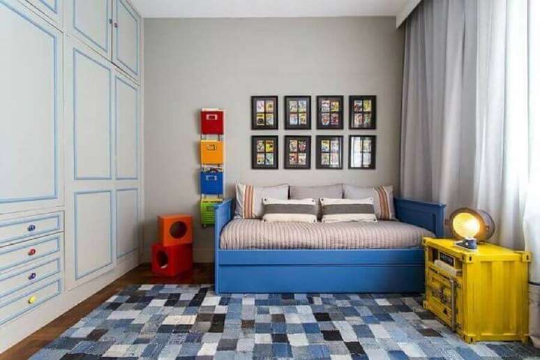 66. Quarto infantil decorado com tapete em vários tons de azul – Foto: Triplex Arquitetura