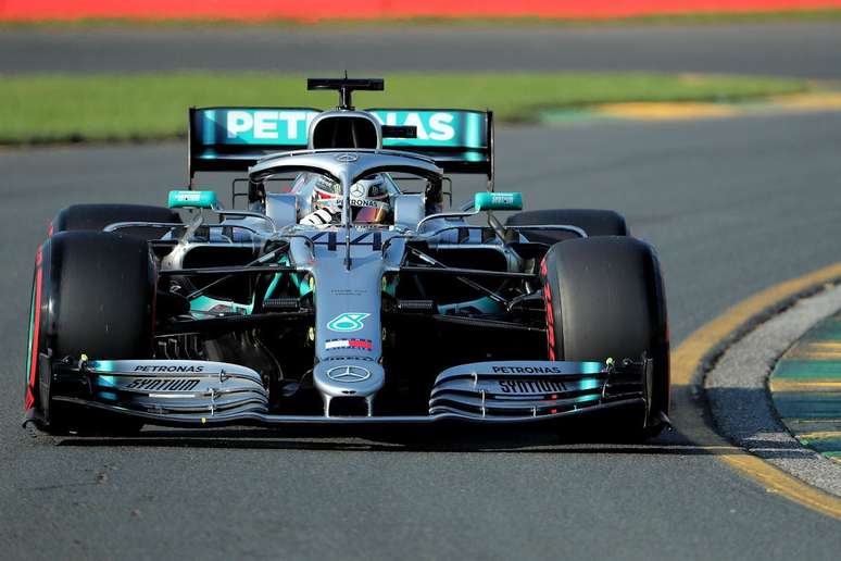 Mercedes suspeita que danos no carro de Hamilton foram causados pelas zebras