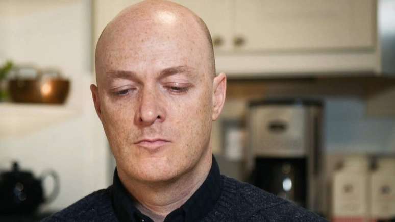 Por dias, Peter pensou que Rowe estava brincando com ele