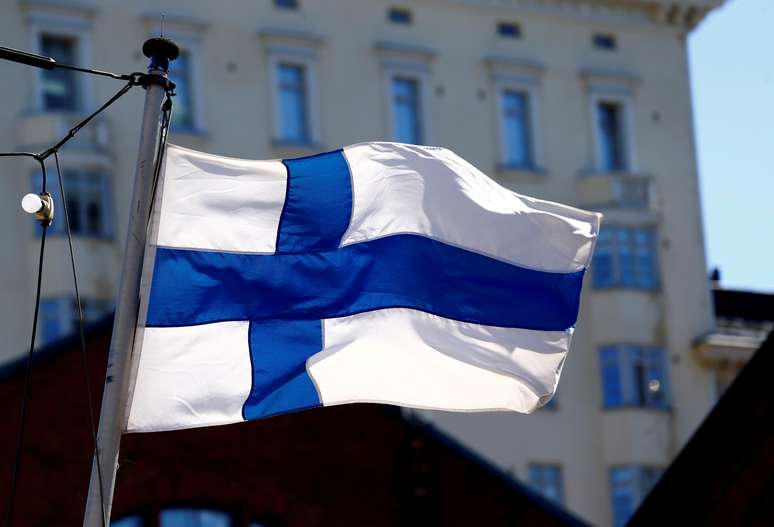 Bandeira da Finlândia em Helsinque
03/05/2017 REUTERS/Ints Kalnins