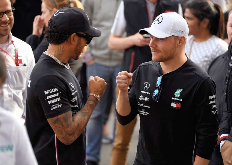 Bottas diz que ele e Hamilton estão ali para disputarem