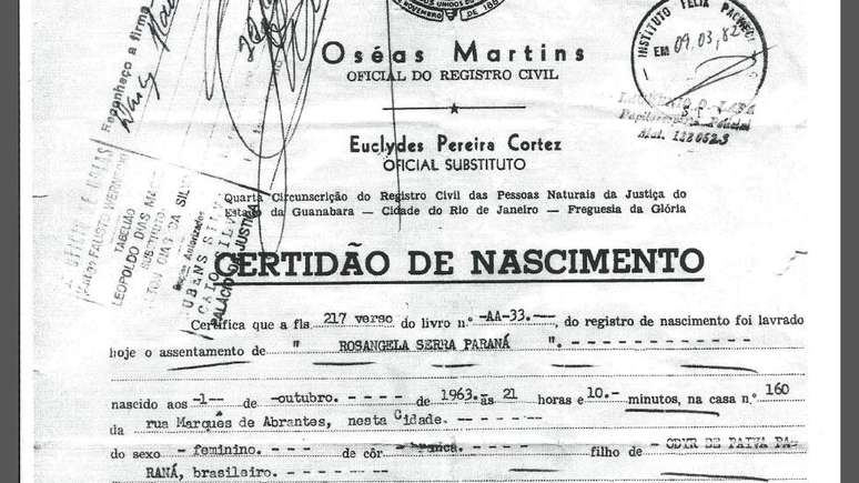Sequestrada assim que nasceu, Rosângela Paraná diz que sua certidão de nascimento foi falsificada