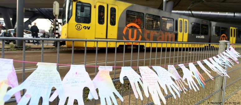 Memorial improvisado em homenagem às vítimas do ataque em Utrecht