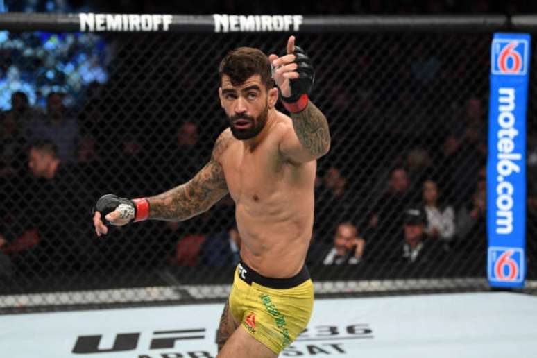 Elizeu Capoeira brilhou no UFC Wichita no último dia 9 e quer lutar no UFC Rio, dia 11 de maio (Foto: Getty Images)