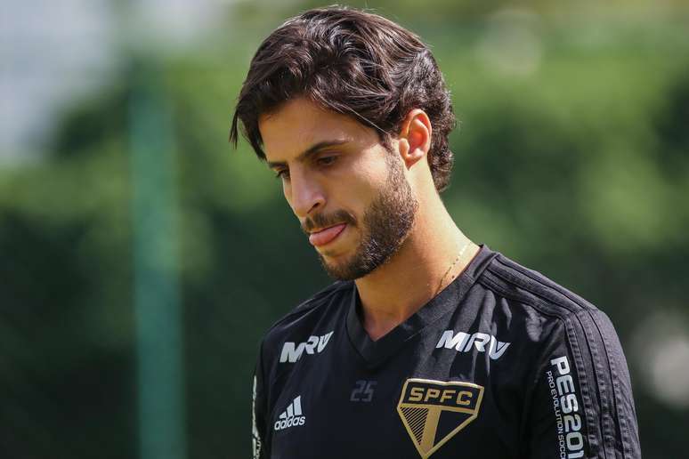 Hudson durante treino do São Paulo