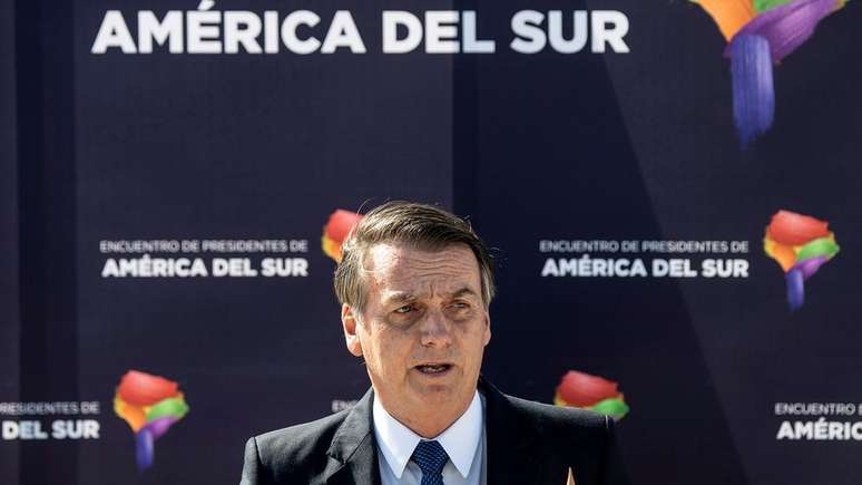 A visita do presidente Jair Bolsonaro ao Chile, a primeira que ele faz ao país desde que tomou posse, está gerando forte polêmica no território andino