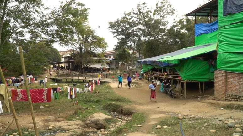 A violência no norte de Mianmar levou dezenas de milhares de pessoas para campos de refugiados, segundo a ONU