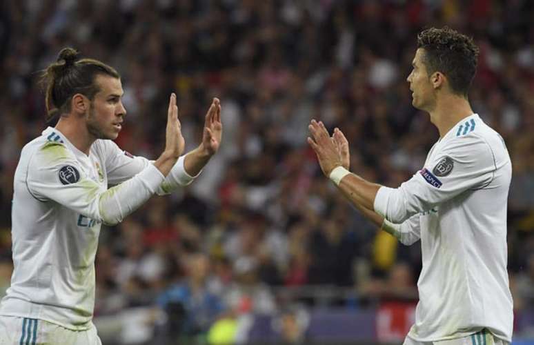 Bale afirmou ter ótima relação com Cristiano Ronaldo, quando eram companheiros de Real (Foto: Lluis Gene/AFP)