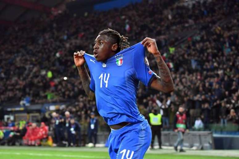 Moise Kean celebra gol pela Itália