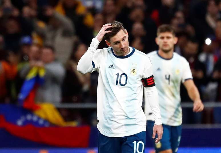 Messi lamenta gol da Venezuela contra a Argentina