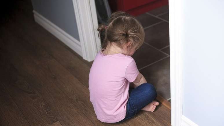 Castigos f&iacute;sicos s&atilde;o ineficazes e podem ter efeitos negativos sobre a sa&uacute;de mental, dizem especialistas