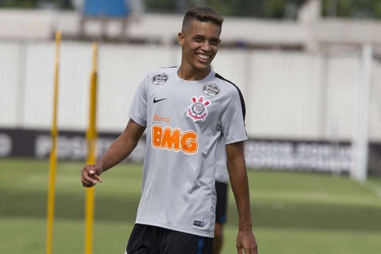 Pedrinho está no elenco profissional do Corinthians há dois anos (Foto: Daniel Augusto Jr)