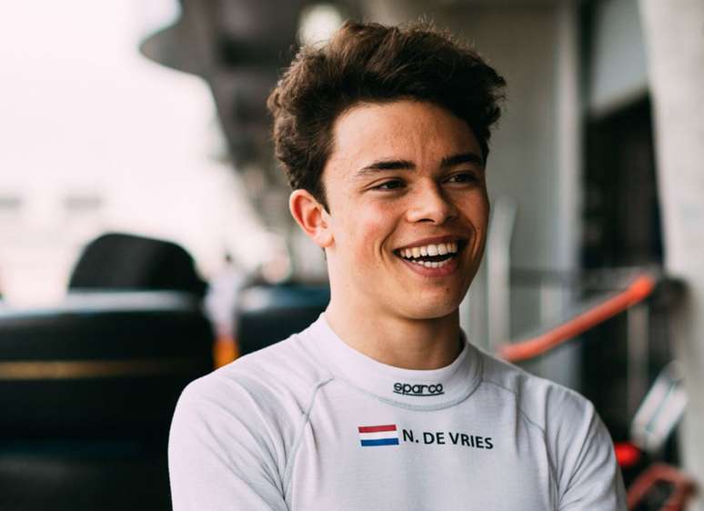 Lando Norris aponta Nyck de Vries como favorito ao título na Fórmula 2