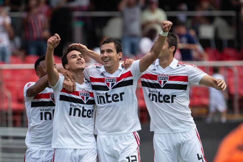 São Paulo volta a jogar bem e vence o Ituano por 2 a 1 no Morumbi, em partida válida pelas quartas de final do Campeonato Paulista