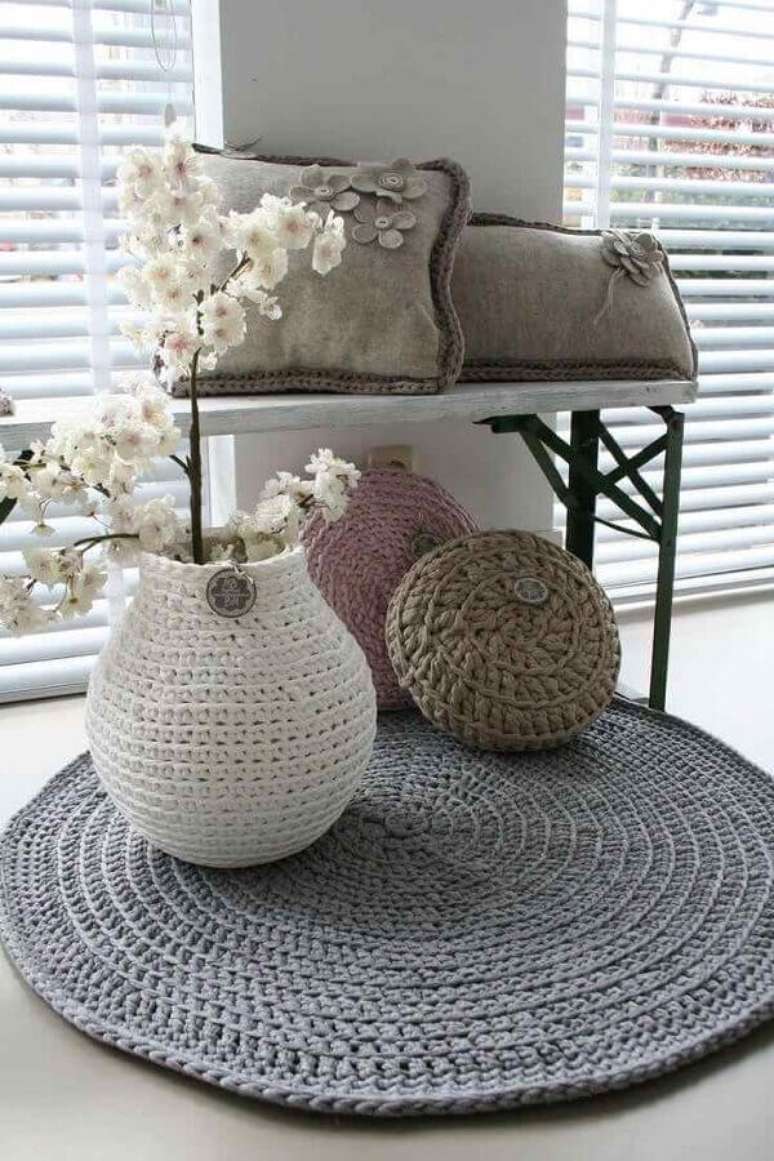 24. Elabore uma decoração que utilize vários itens em crochê – Foto: Pinterest