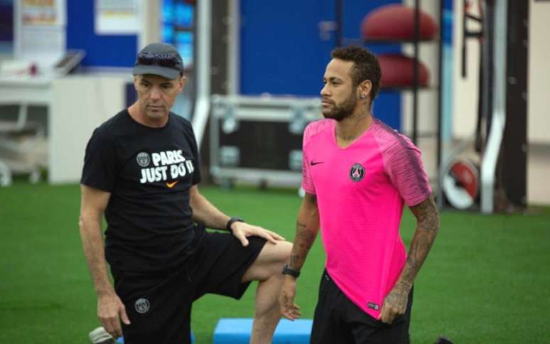 Pai de Neymar diz que craque deve ficar no Paris Saint-Germain (Foto: Divulgação)
