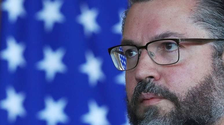 Chanceler brasileiro, Ernesto Araújo, afirmou que política externa do país abandonará 'tradições espúrias' como o 'antiamericanismo'