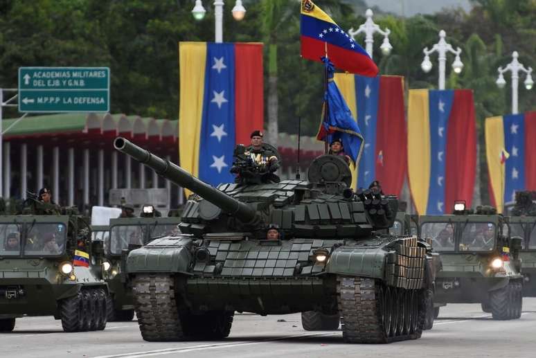 Estimativas oficiais indicam que Forças Armadas venezuelanas contam com 95 mil a 150 mil integrantes