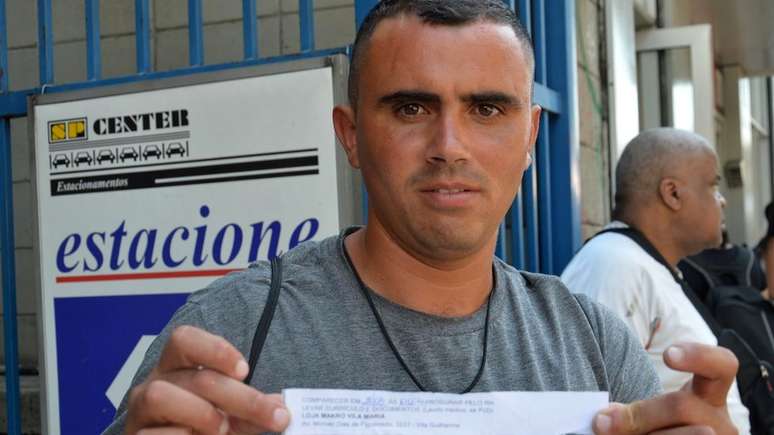 Julio Cesar Macedo, de 32 anos, ficou animado ap&oacute;s ter conseguido uma entrevista de emprego para esta semana