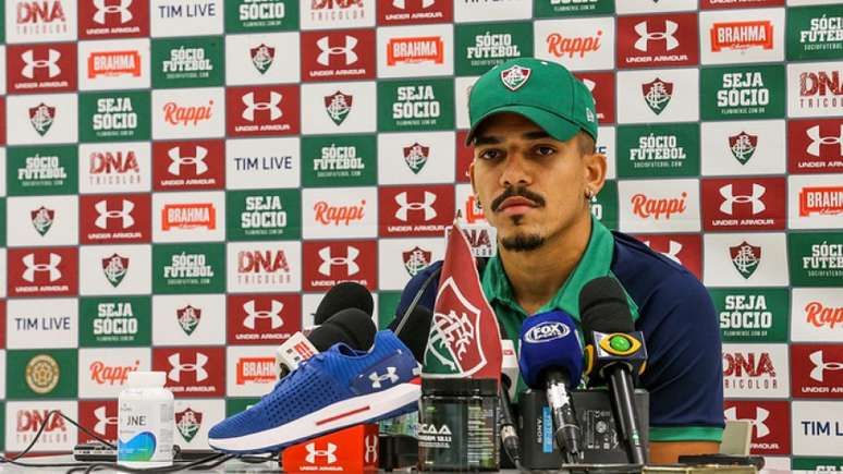 Gilberto, durante coletiva no CTPA (Foto: LUCAS MERÇON / FLUMINENSE F.C.)