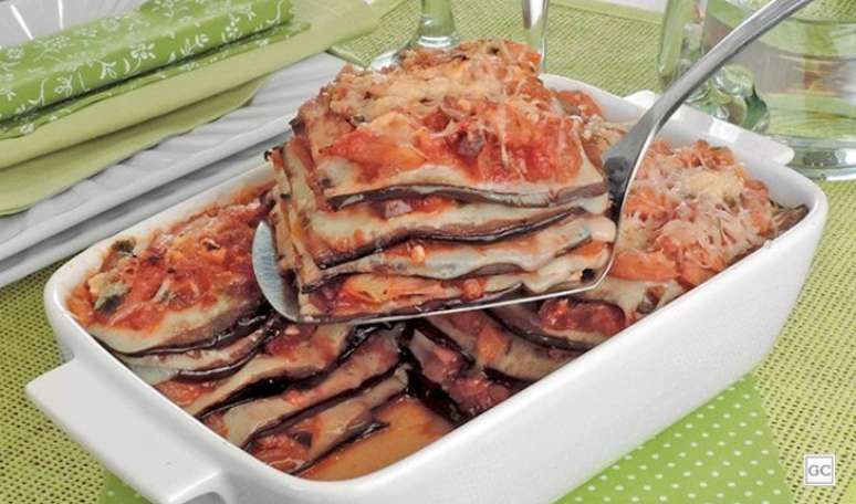 12. Lasanha de berinjela com bacalhau 