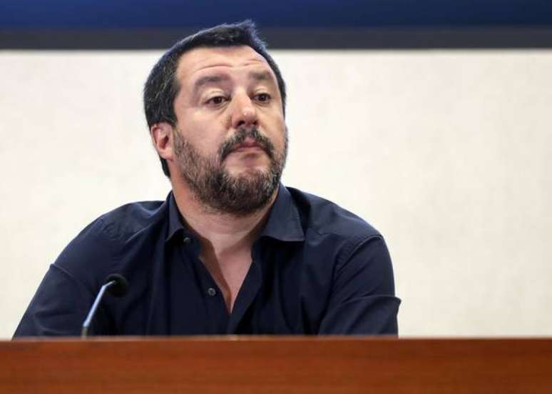 Salvini disse que migrantes só enxergarão a Itália "de binóculos"