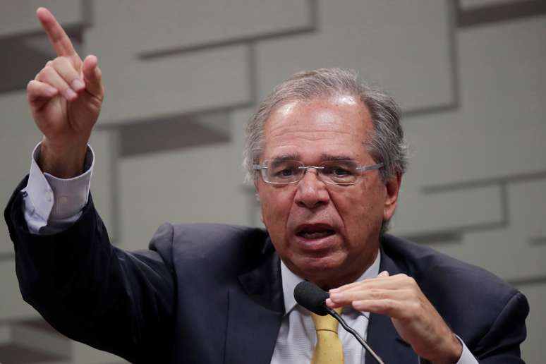 O ministro da Economia, Paulo Guedes, em audiência pública na Comissão de Asssuntos Econômicos (CAE) do Senado. 27/03/2019. REUTERS/Ueslei Marcelino.