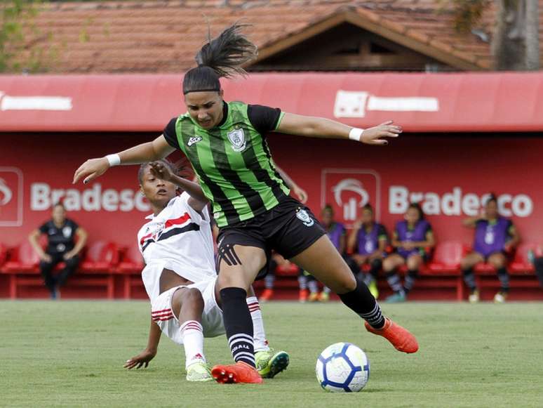 As Coelhas não conseguiram superar as meninas do Tricolor do Morumbi-Divulgação/SPFC