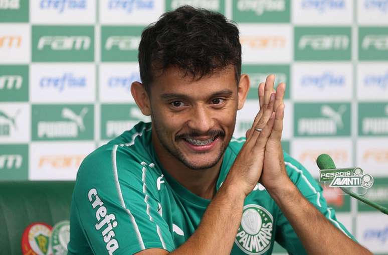 Scarpa sorriu e pensou bem antes de falar sobre o árbitro de vídeo no Paulista (Cesar Greco/Agência Palmeiras)