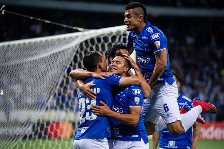 Mano pode colocar uma equipe alternativa, mesclando titulares e reservas diante do América-MG, pensando na Libertadores- Vinnicius Silva/Cruzeiro