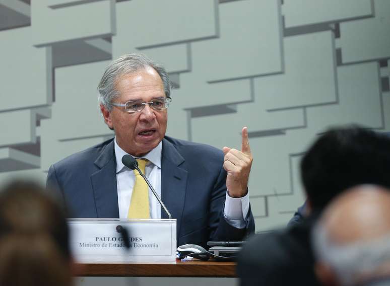 Paulo Guedes, ministro da Economia, participa de audiência pública da Comissão de Assuntos Econômicos