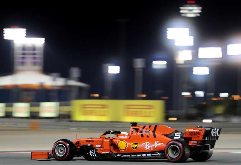 Sebastian Vettel, da Ferrari, durante treino para o GP do Bahrein nesta quinta-feira