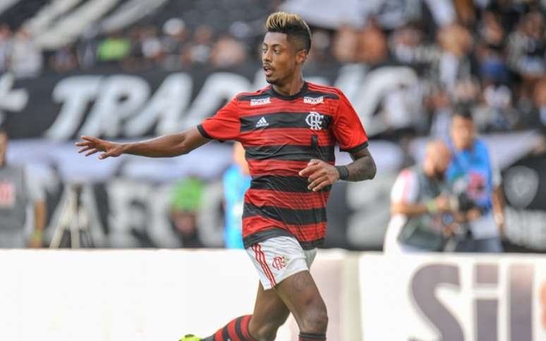 Expulsão contra o Vasco rendeu uma advertência a Bruno Henrique (Foto: Nayra Halm/Fotoarena)