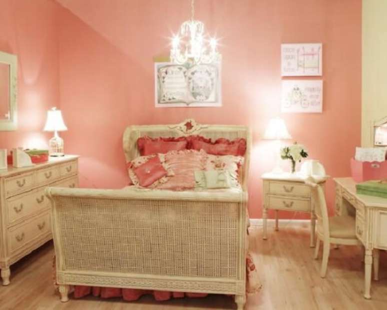 28- No quarto feminino, as paredes tem cor de salmão. Fonte: Ideias para Decorar