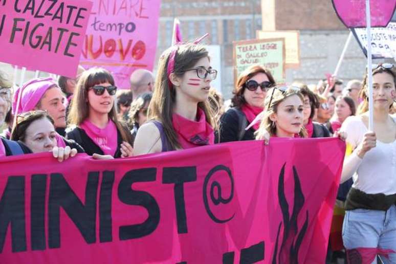Manifestantes tomam Verona contra 'Congresso da Família'