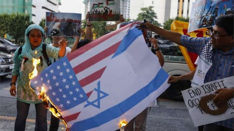 Decis&atilde;o americana de transferir embaixada para Jerusal&eacute;m e reconhecer a cidade como capital de Israel gerou prostetos em diversos pa&iacute;ses, como nas Filipinas