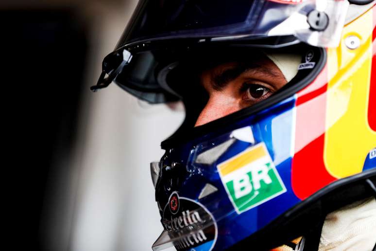 Sainz abandonou no Bahrein: contato com Verstappen tornou o dia menos “desastroso”