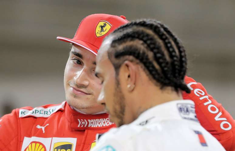 Hamilton alerta: se Ferrari tiver a mesma velocidade nas retas, vão “desaparecer” em Xangai