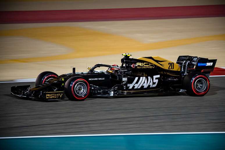 Steiner não sabe o motivo dos carros “incrivelmente lentos” da Haas no GP do Bahrein