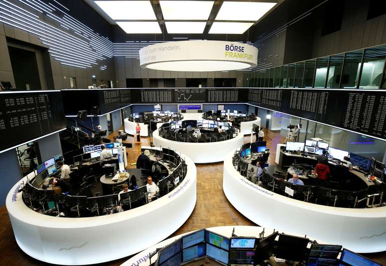 Operadores trabalham na bolsa de valores de Frankfurt, Alemanha. 14/03/2019. REUTERS/Ralph Orlowski.