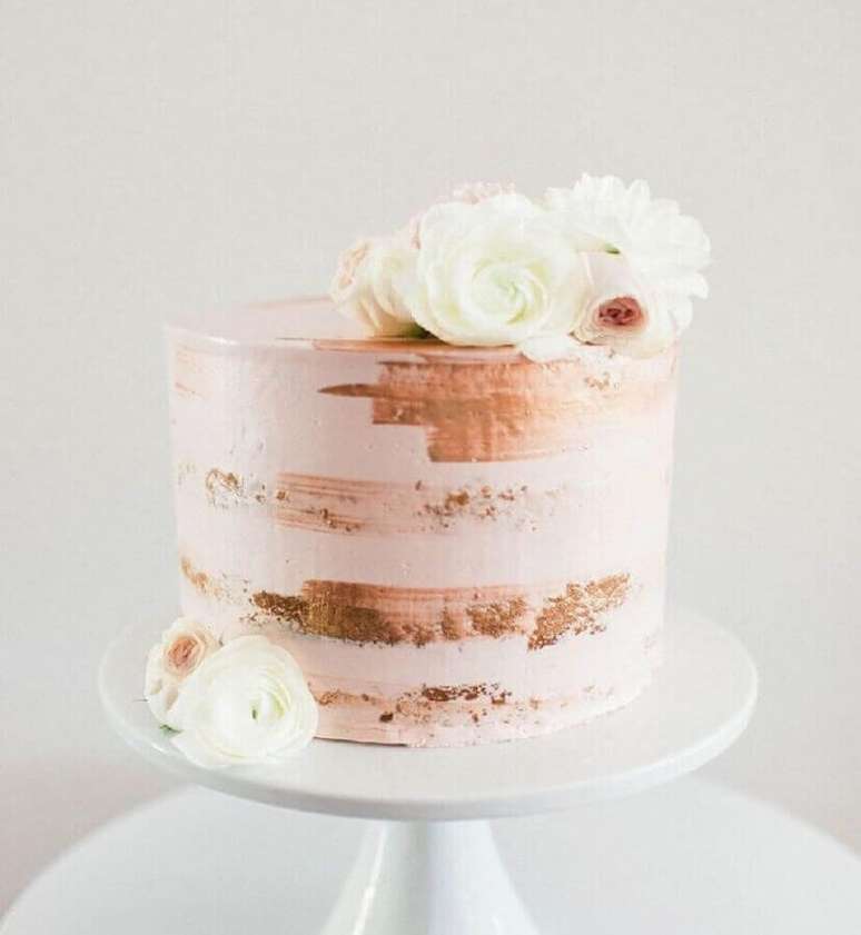 31. A decoração de bolo de casamento também pode ser simples e super romântica utilizando rosas – Foto: Letter Sample