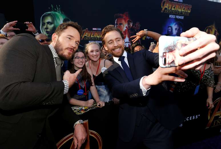 Chris Pratt e Tom Hiddleston tiram foto com fãs em pré-estreia de "Vingadores: Guerra Infinita", terceiro filme da franquia
23/04/2018 
REUTERS/Mario Anzuoni