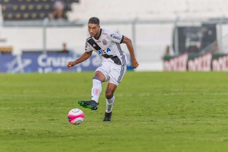 Jogador de 21 anos já venceu a Copa do Brasil pelo sub-20 e sub-17 pelo Atlético-MG (Foto: Fabio Leoni/Ponte Preta)