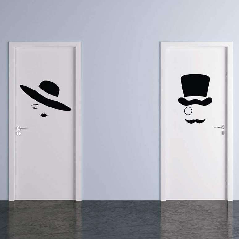 9. Adesivo para banheiro feminino e masculino divertido &ndash; Foto: Elo7