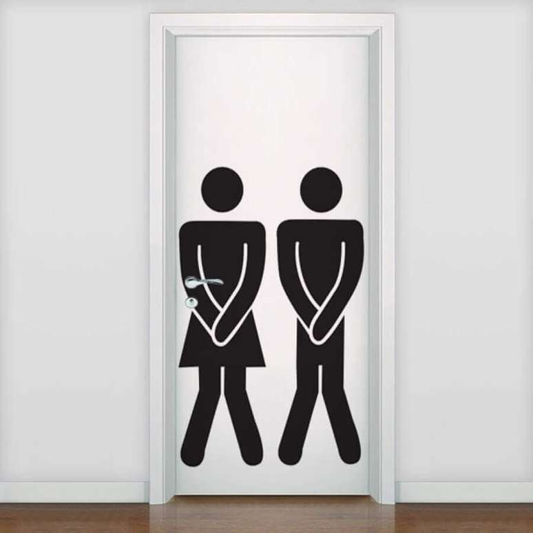 64. Modelo de placa para porta de banheiro masculino – Foto: Mobly