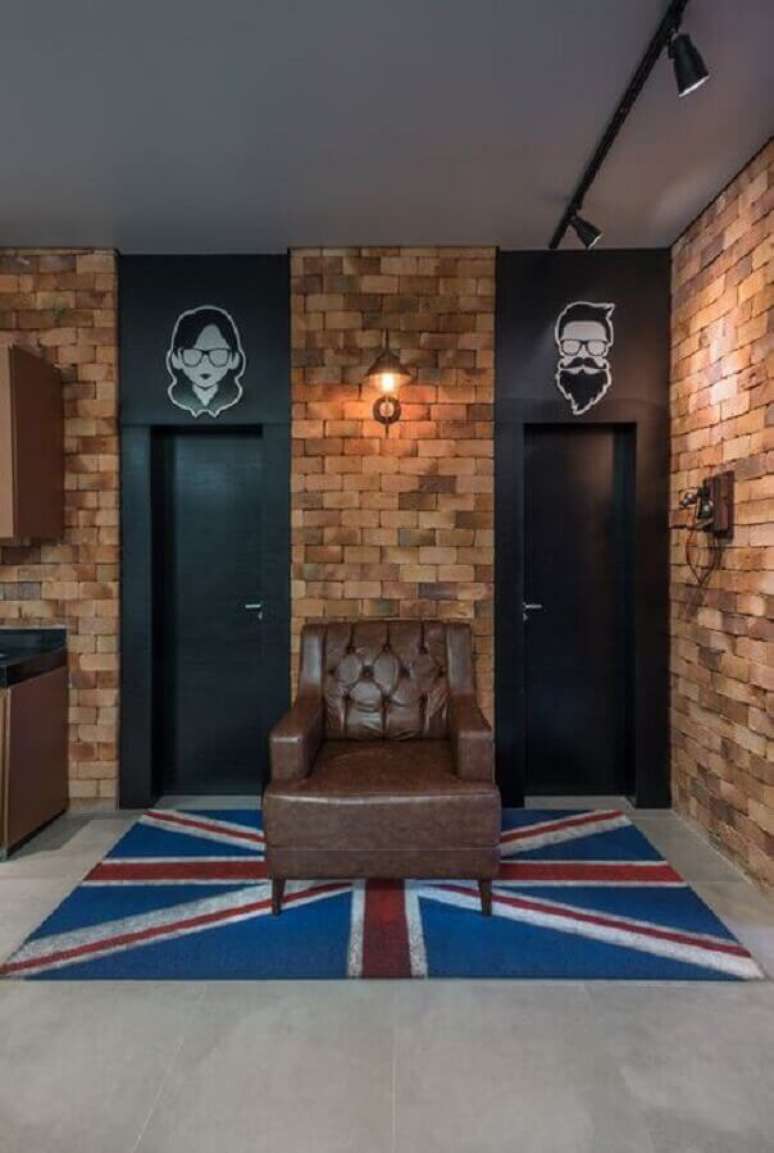 65. A placa para banheiro feminino e masculino pode agregar a decora&ccedil;&atilde;o do ambiente &ndash; Foto: Estela Netto