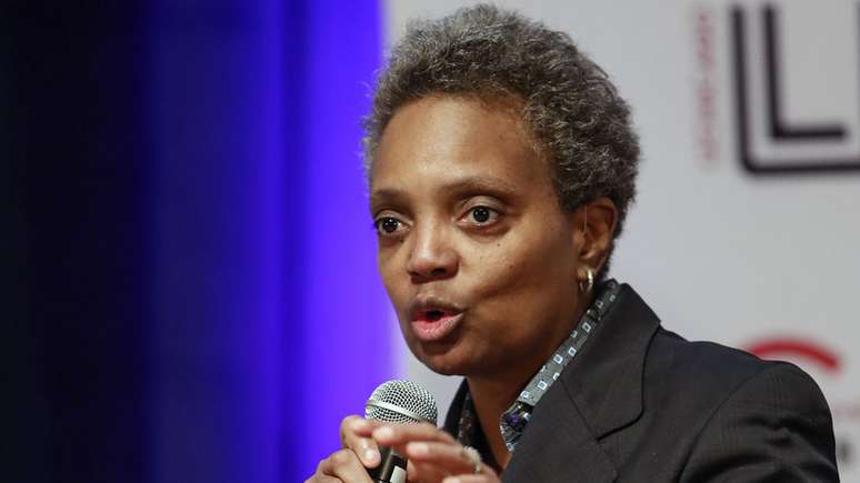 Lightfoot, que foi promotora federal e nunca teve cargo pol&iacute;tico, vai substituir Rahm Emanuel, o ex-chefe da Casa Civil de Barack Obama e prefeito da cidade h&aacute; quase uma d&eacute;cada