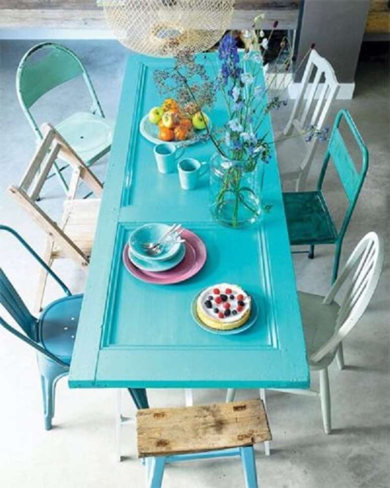 61 – As mesas de madeira nunca saem de moda. Fonte: Pinterest