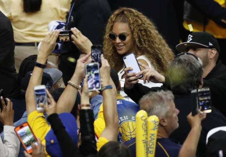 Beyonc&eacute; acompanha partida da NBA, em abril de 2018