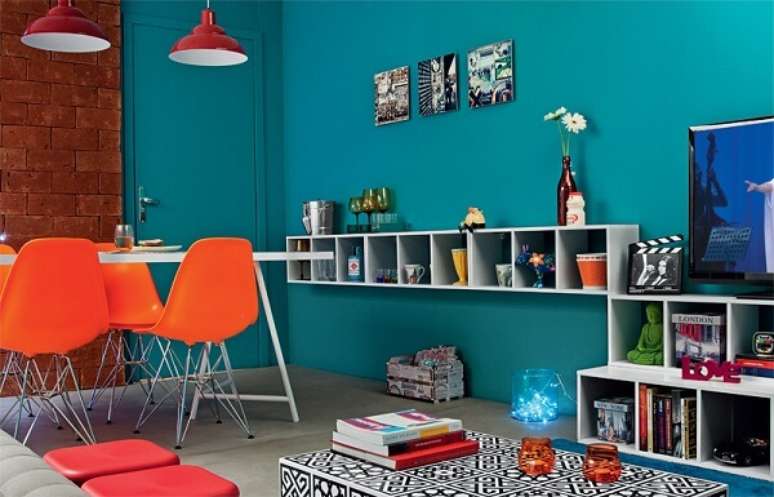 71 &ndash; Combina&ccedil;&atilde;o fant&aacute;stica entre as tonalidades laranja e azul turquesa. Fonte: Classe